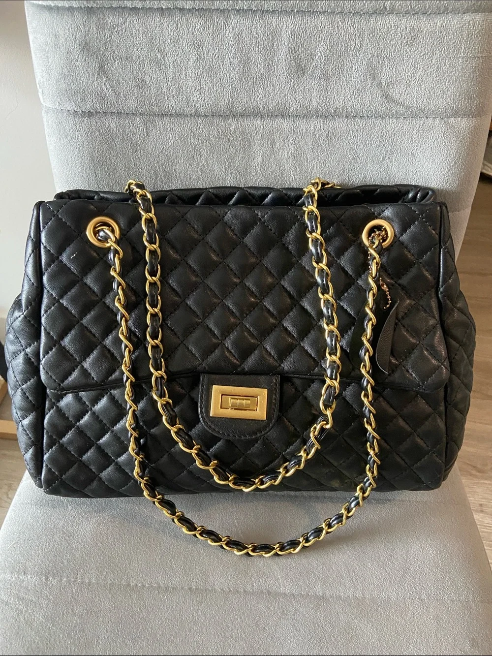 Classic Quilted Black Shoulder Bag with Gold Chain
